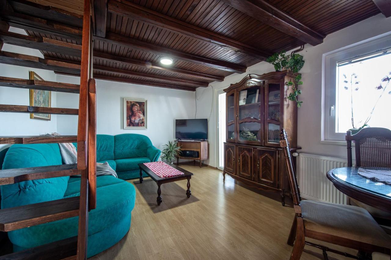 Zidanica Krstinc Villa Straza ภายนอก รูปภาพ