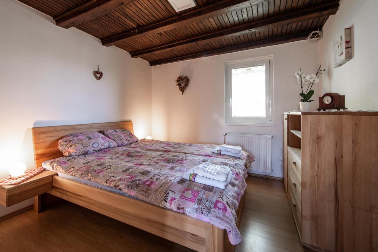 Zidanica Krstinc Villa Straza ภายนอก รูปภาพ